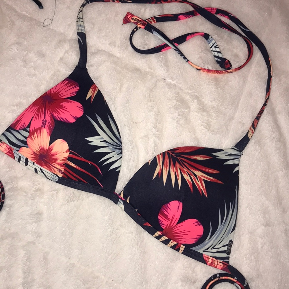 Bikini top